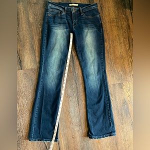 Women’s Levi’s 524 low rise bootcut jeans. Stretch material.